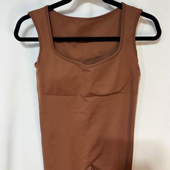 Woman’s one piece jumpsuit with flare bottoms. Gorgeous square neckline, padded - Picture 2 of 10